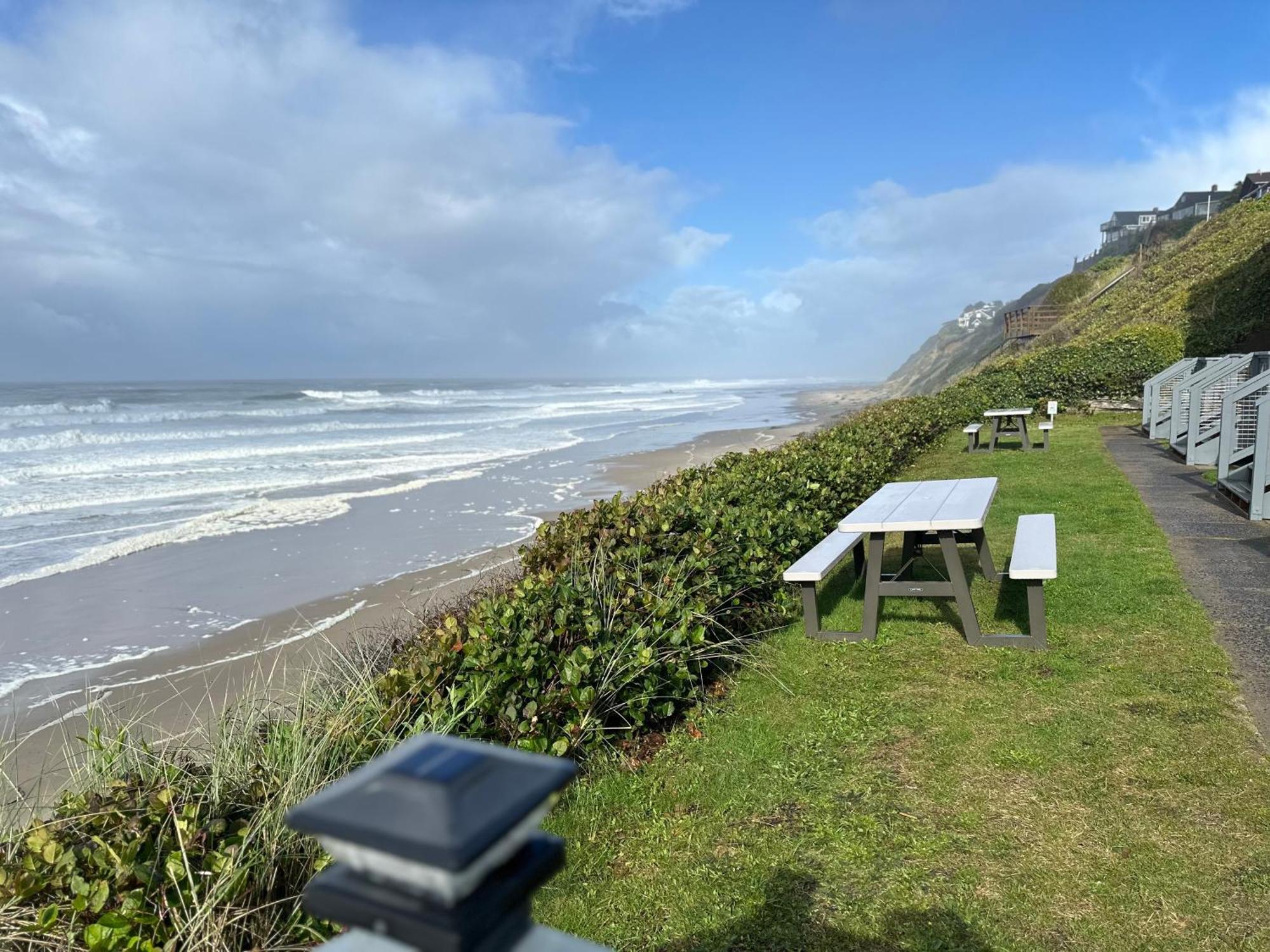 West Beach Suites Lincoln City Exterior photo