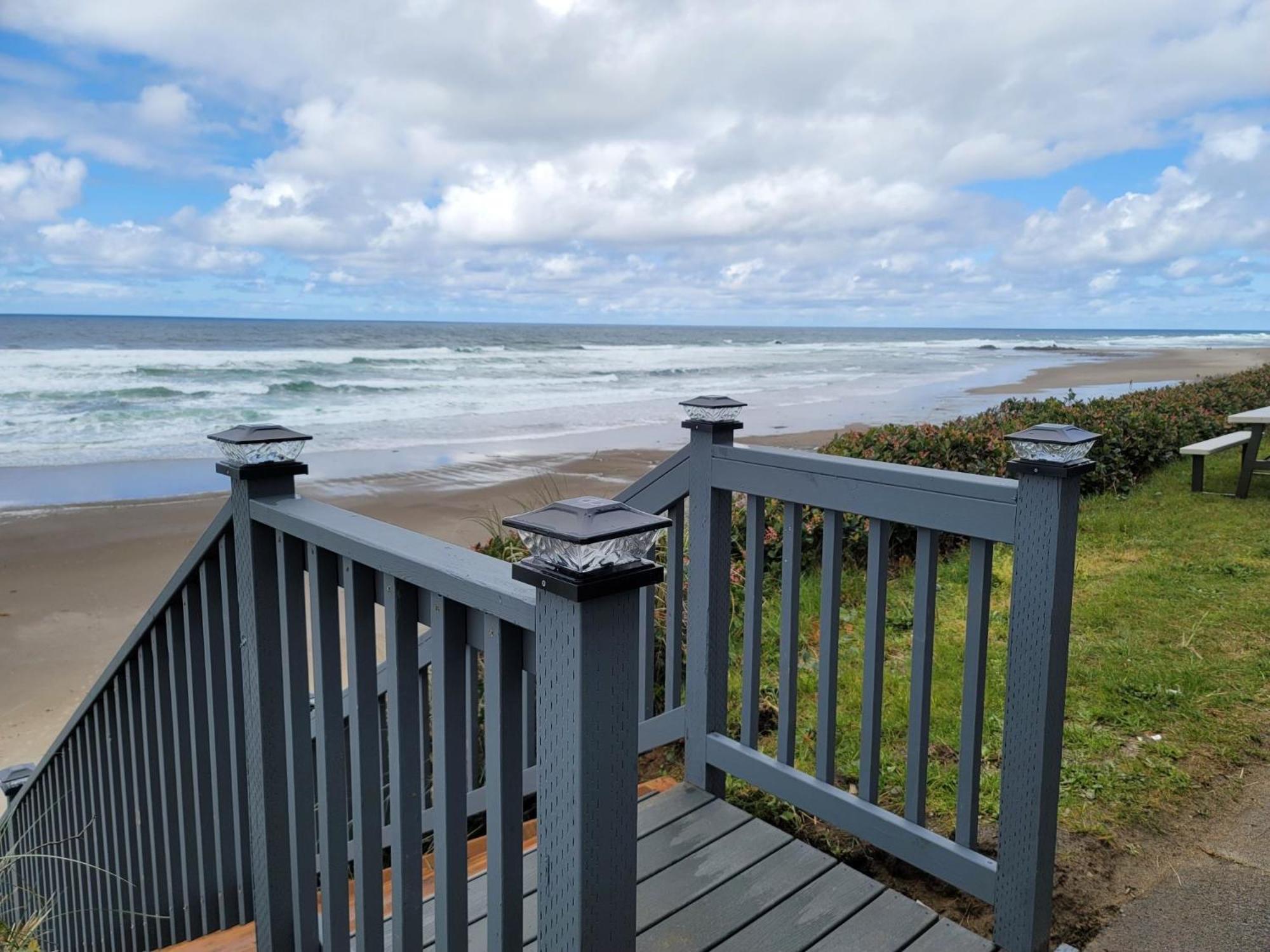 West Beach Suites Lincoln City Exterior photo