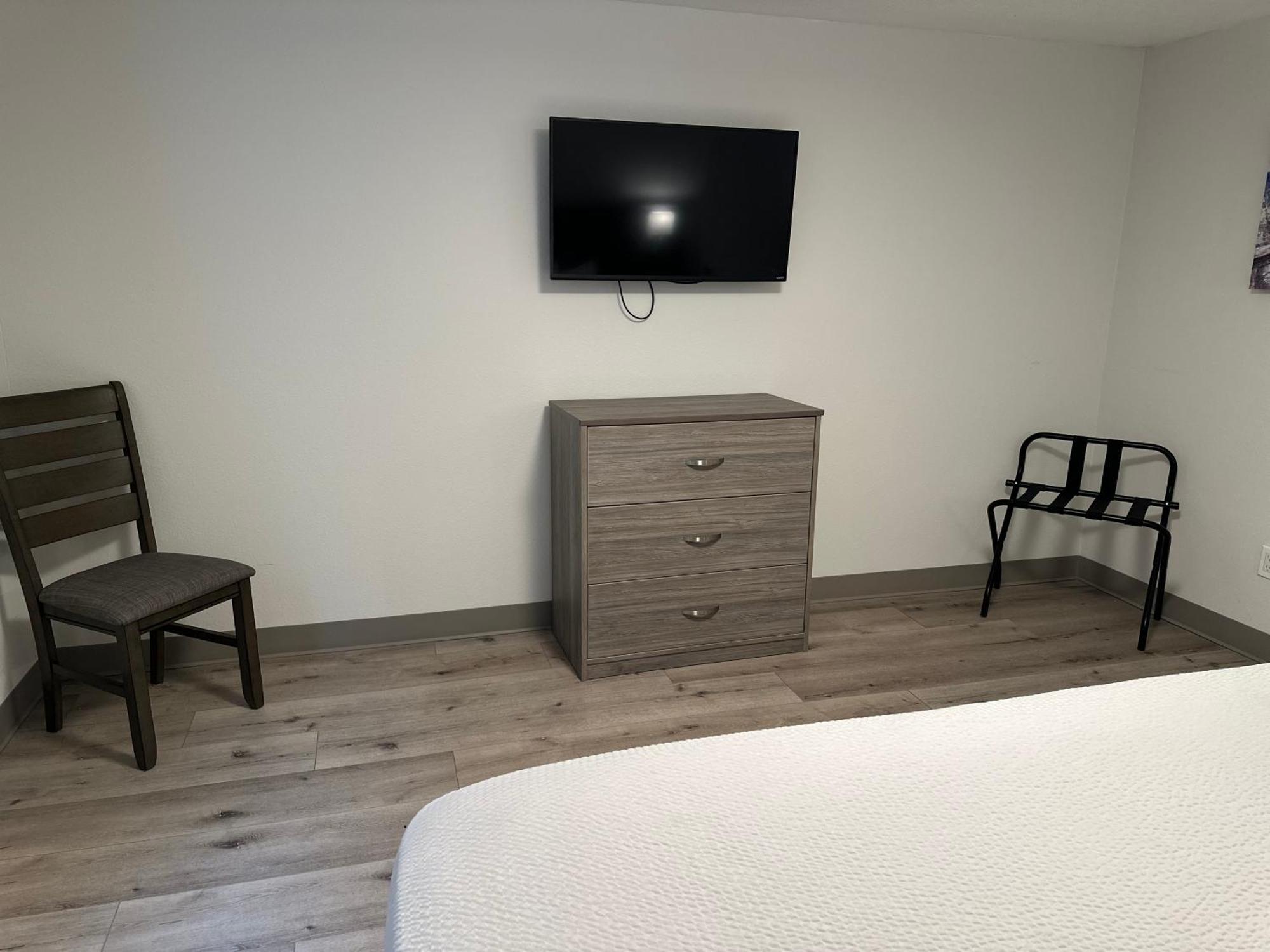West Beach Suites Lincoln City Room photo