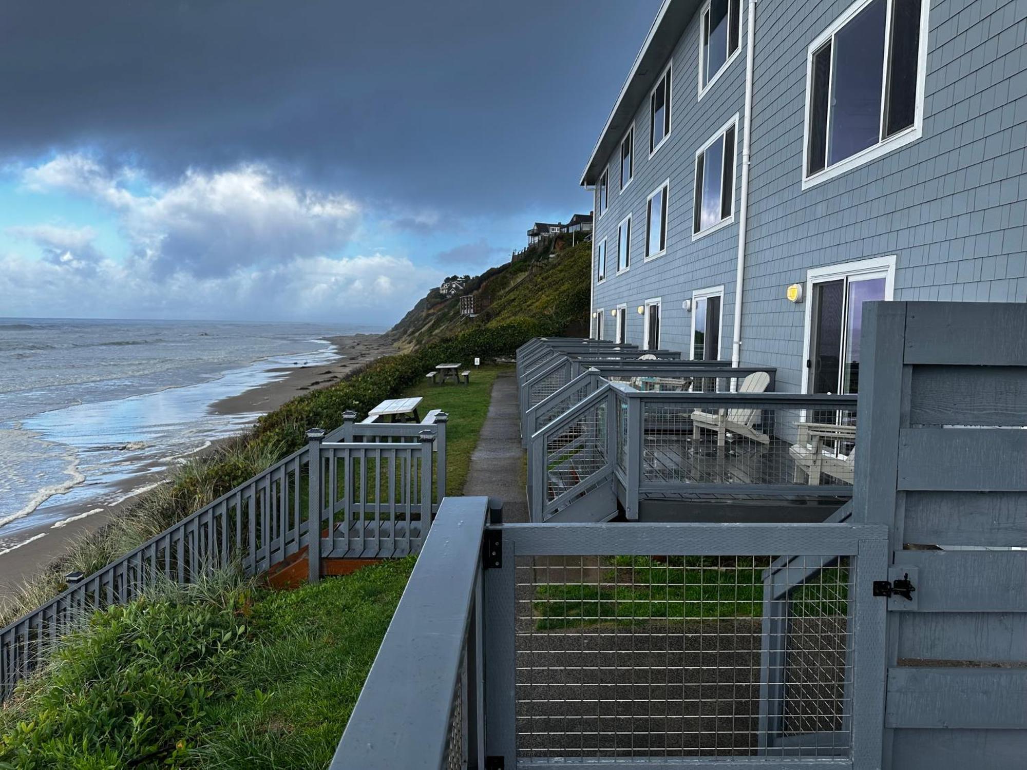 West Beach Suites Lincoln City Exterior photo