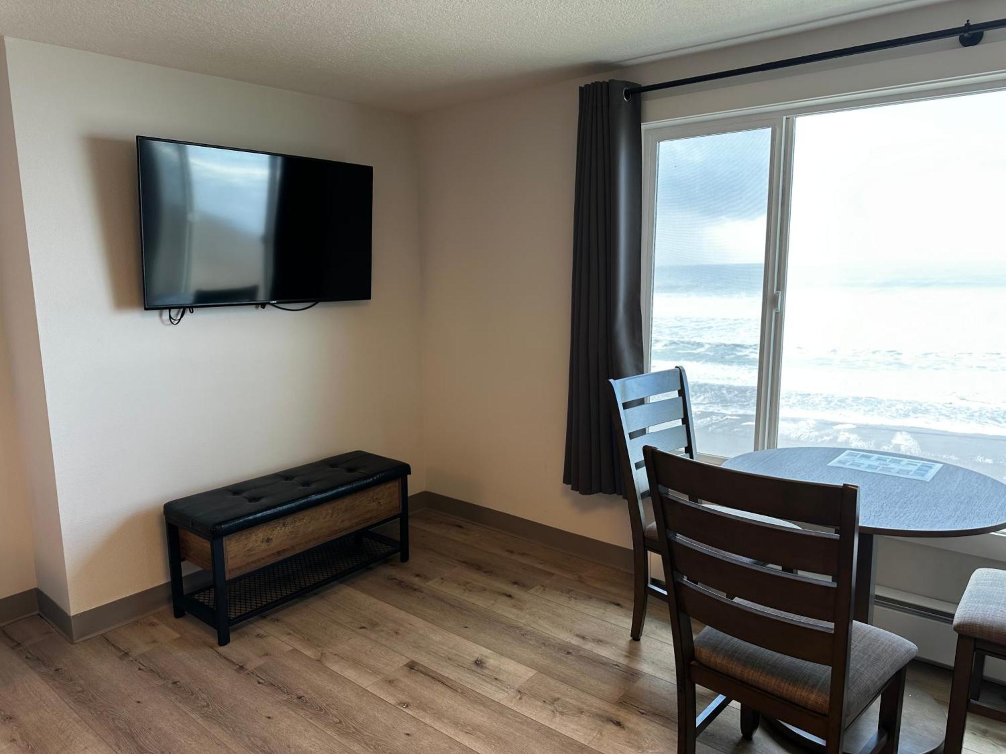 West Beach Suites Lincoln City Exterior photo