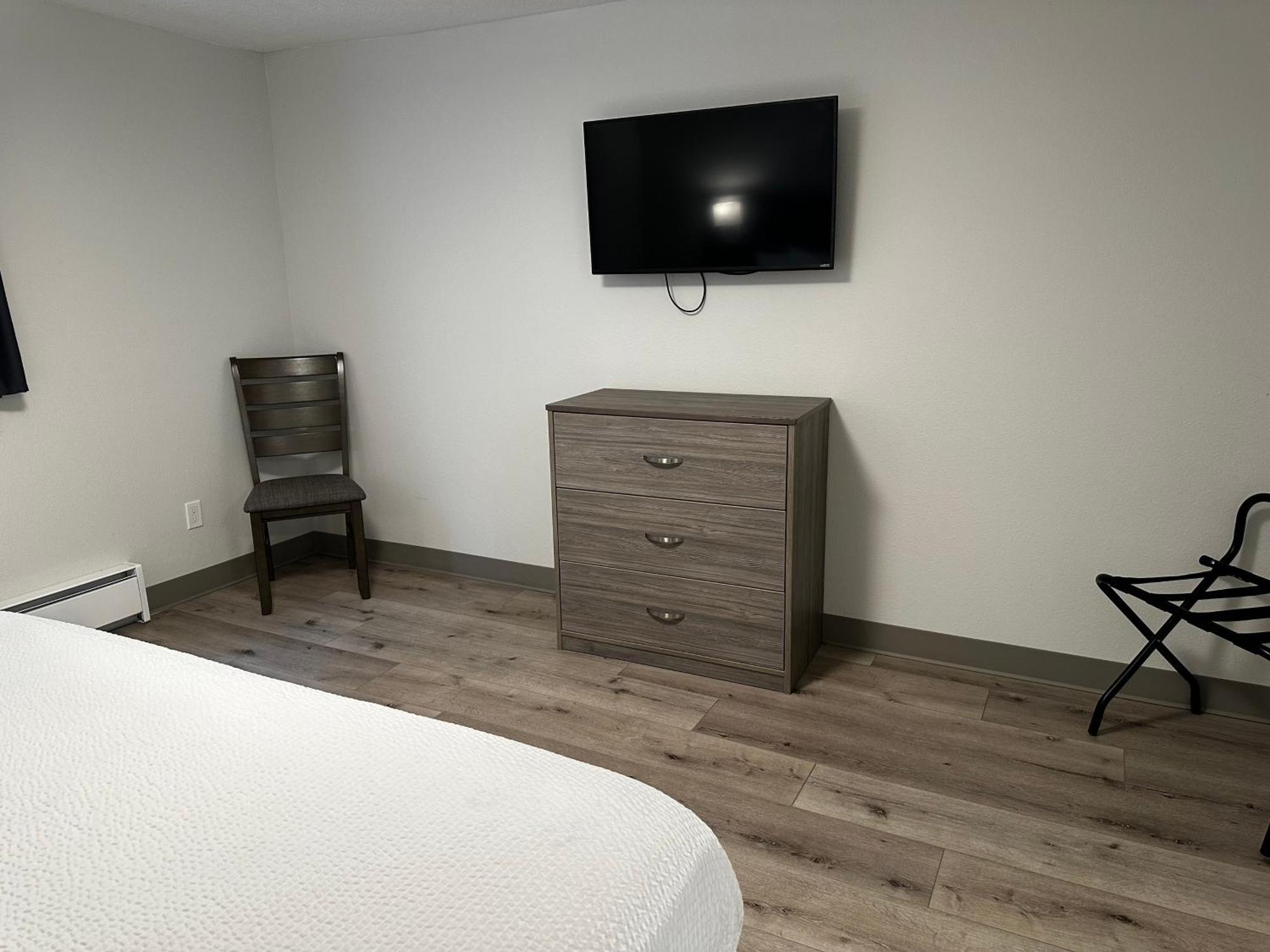West Beach Suites Lincoln City Room photo