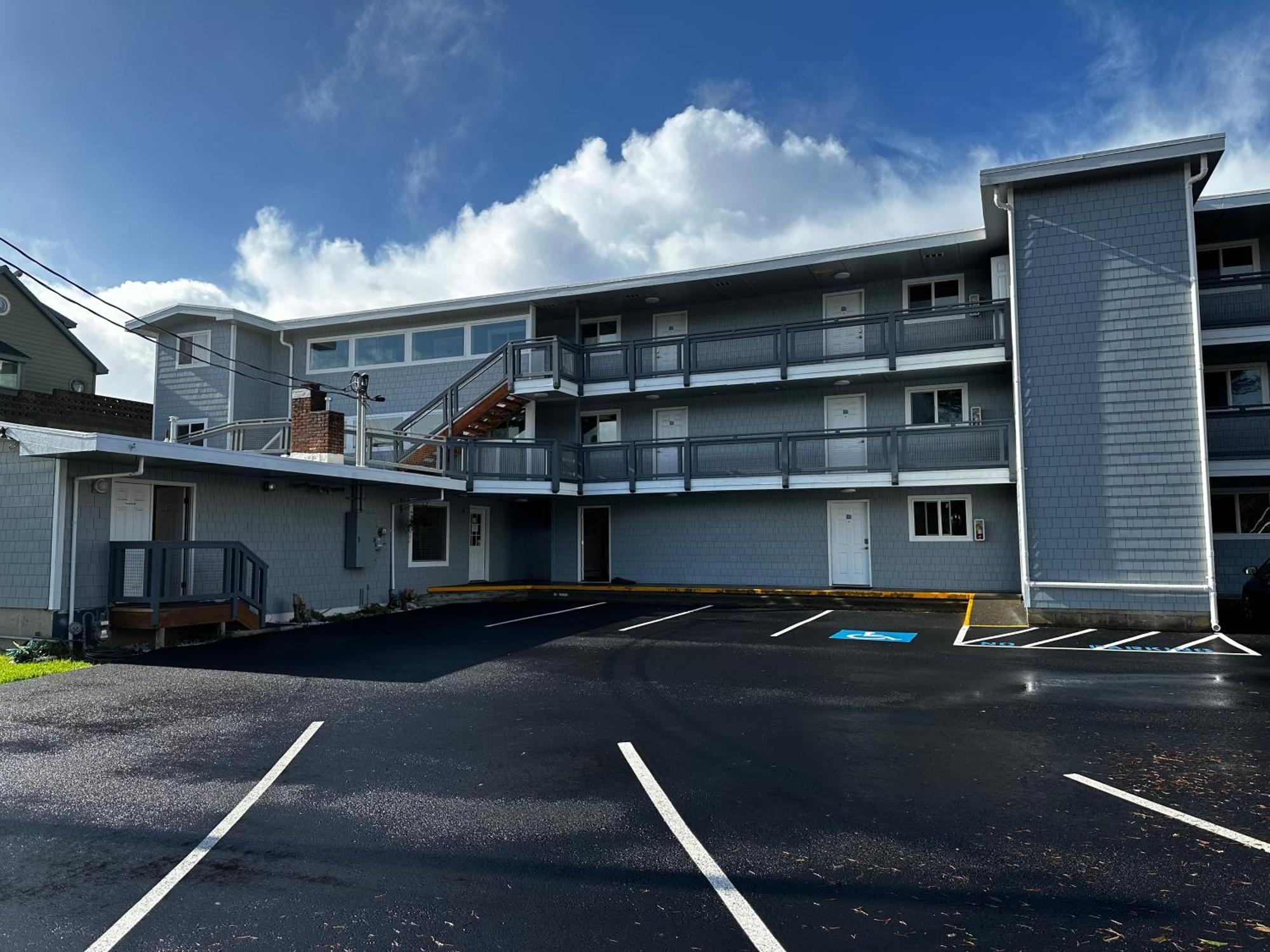 West Beach Suites Lincoln City Exterior photo