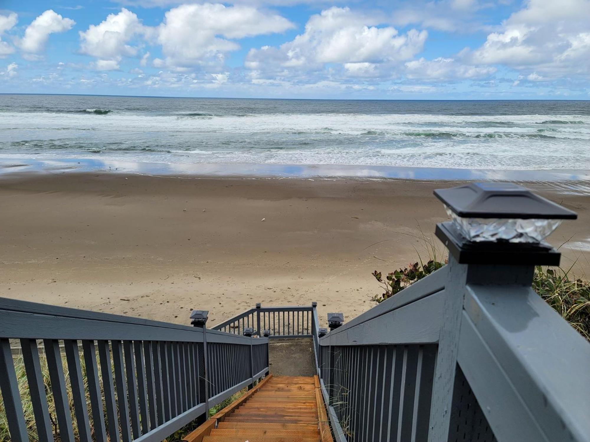 West Beach Suites Lincoln City Exterior photo